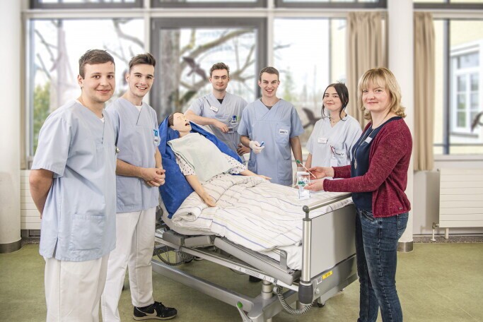 Schulplatz für Auszubildende Pflege der Kooperationspartner (w/m/d) Start September / Traunstein, 1. Bild